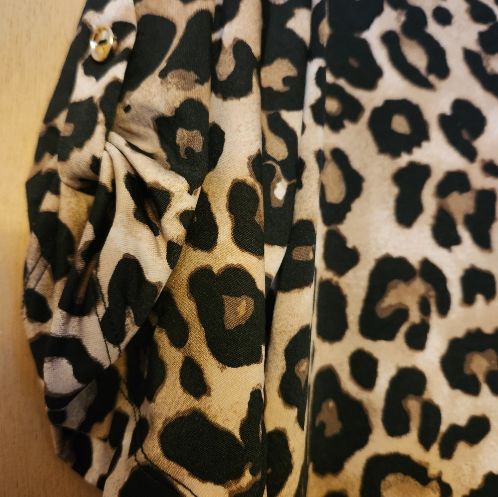 Top - Picture 2 of 2